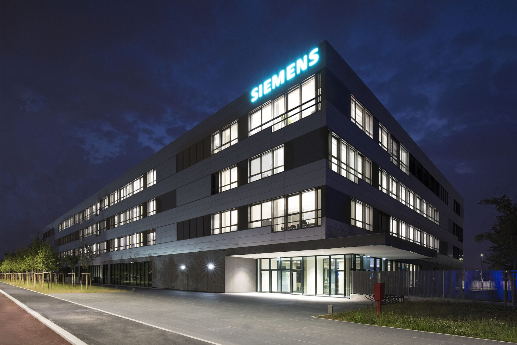 Night view of new Siemens Italia headquarters in Milan